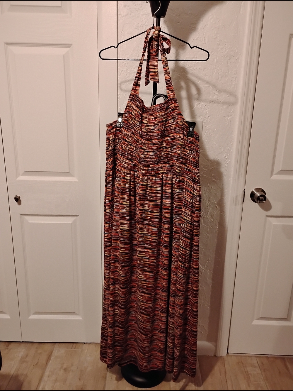 Vibe Sportswear Dress Size 2X Women's Halter Multicolor Sleeveless Maxi Dress